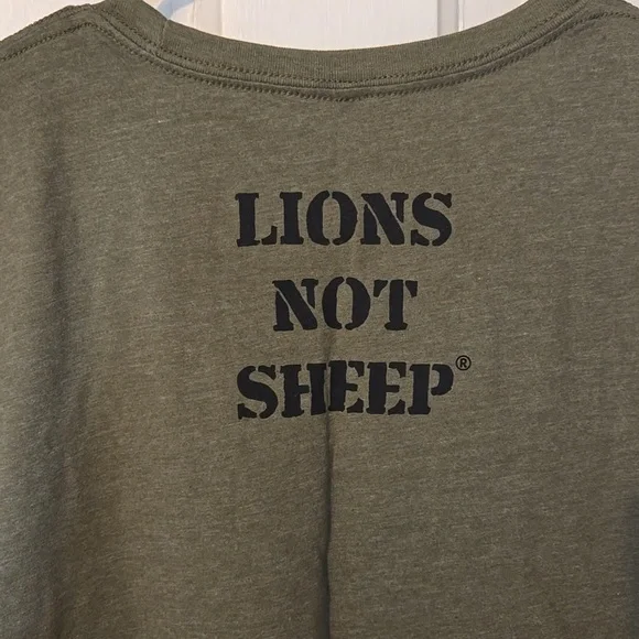 NWT LIONS NOT SHEEP TSHIRT! - Picture 5 of 6